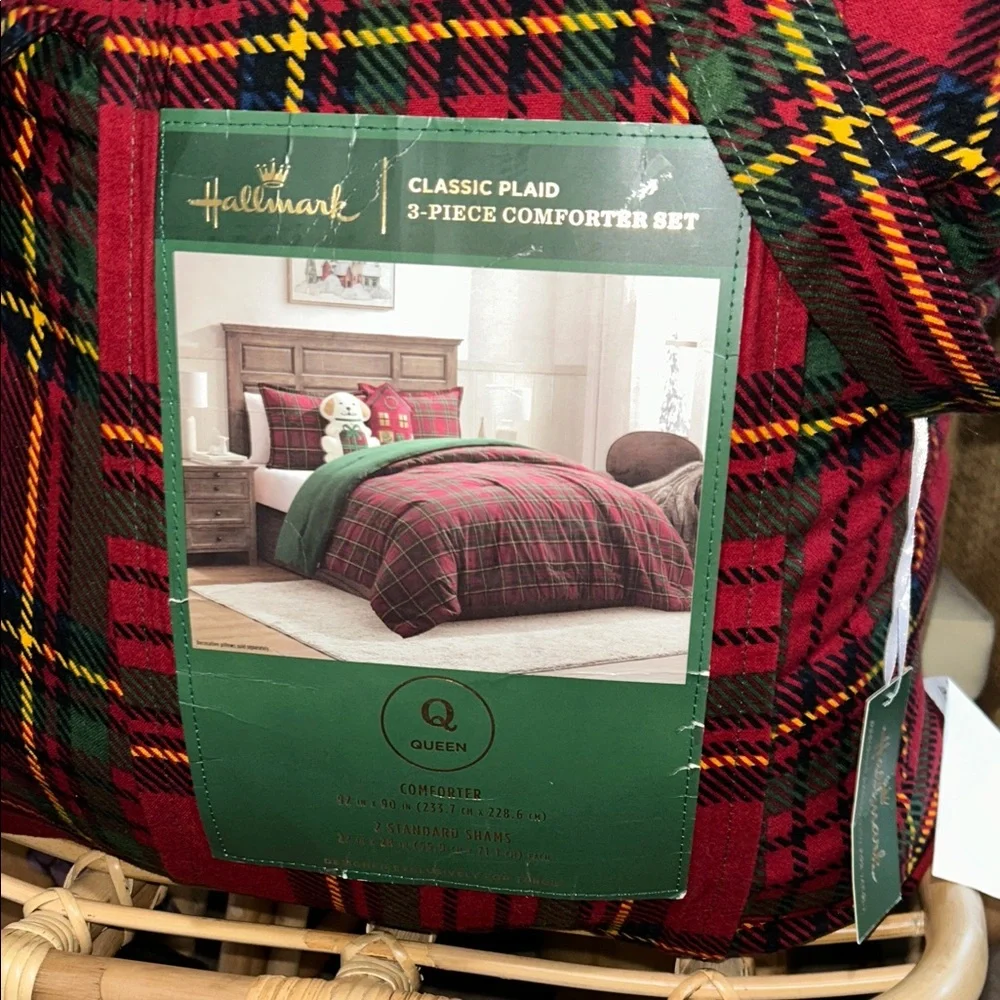 Hallmark Queen Flannel Comforter & Sham Set Red